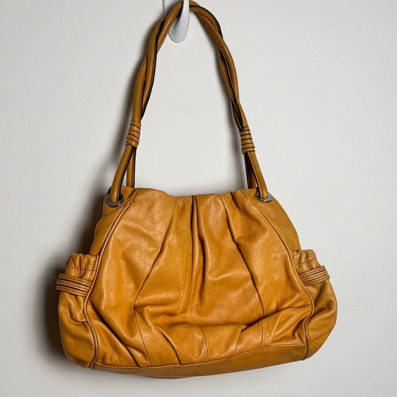 B Makowsky mustard Leather / Silvertone Hardware Shoulder Bag vintage Y2K 90’s - Picture 2 of 14